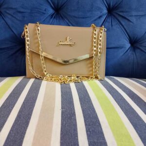 Timeless Camel Evening Clutch – Sophisticated Tan Envelope Crossbody with Luxury Gold Chain Strap & V-Bar Accent